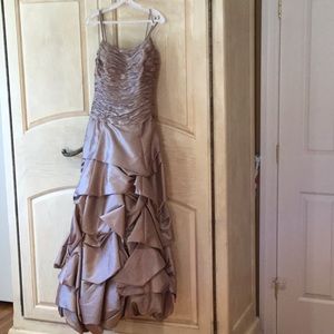 Women/Junior Gown